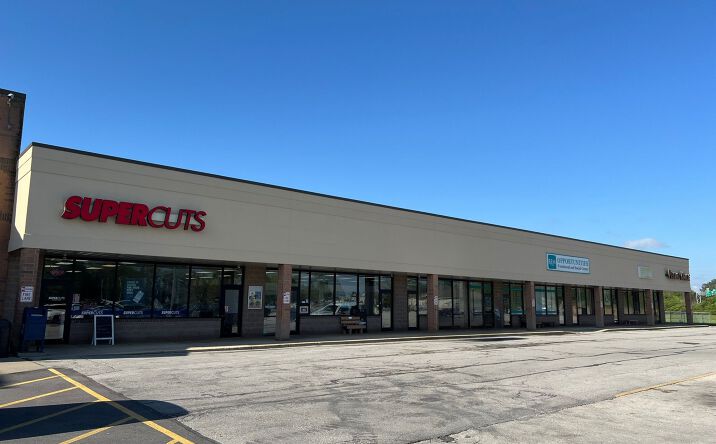 Pictures of Retail, Office, Restaurant property located at 2026 E Harbor Rd, Port Clinton, OH 43452 for lease - image #1