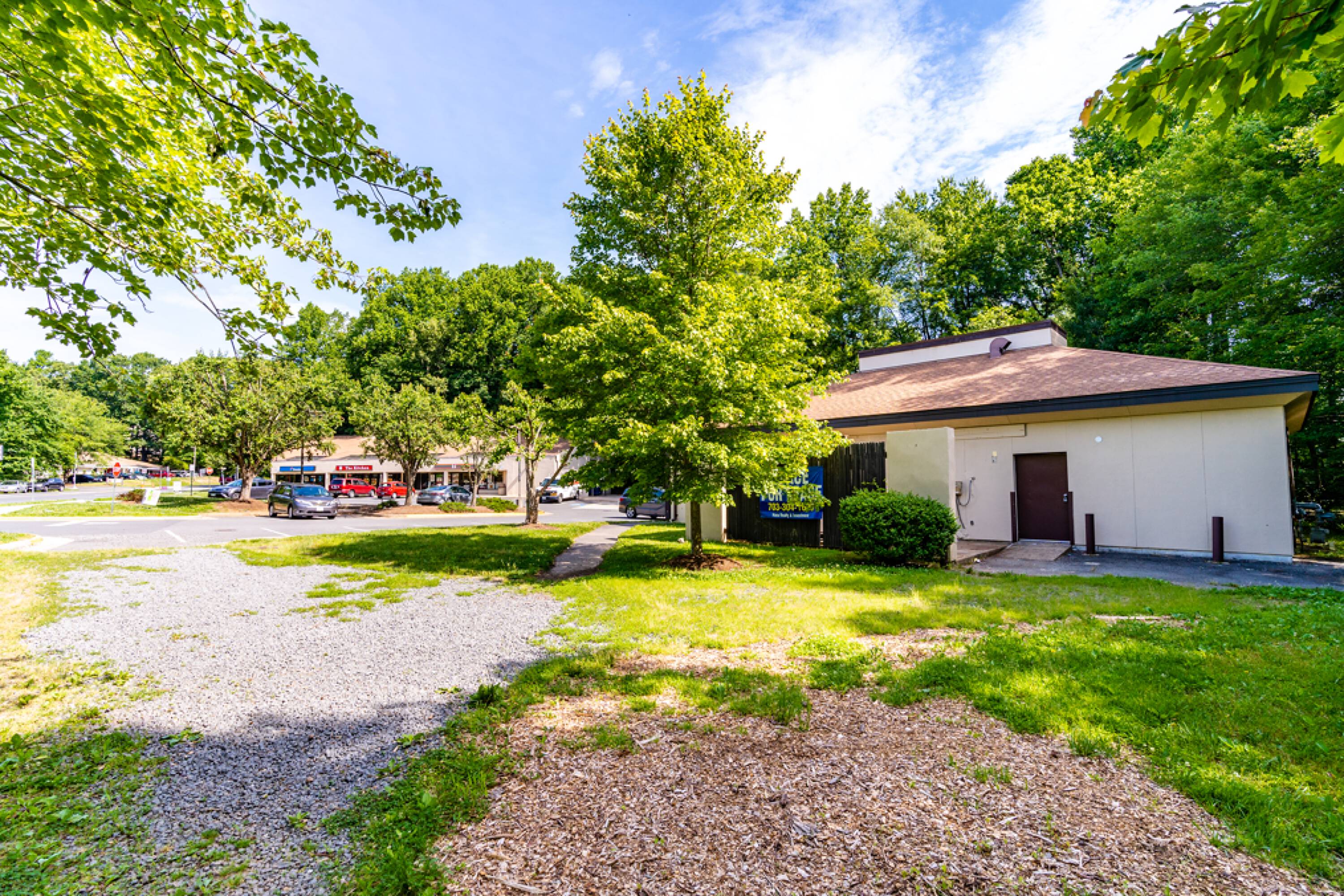 2235 Soapstone Dr, Reston, VA 20191