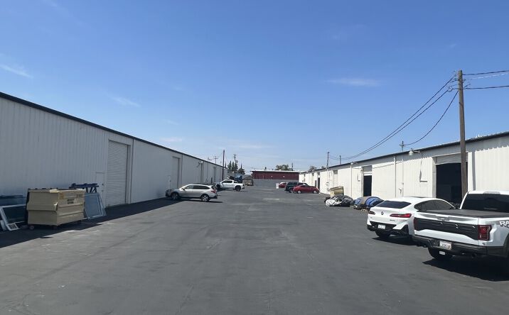 Pictures of Industrial property located at 3427 Railroad Ave, Ceres, CA 95307 for lease - image #1