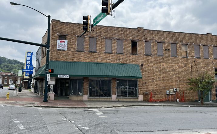 Pictures of Retail, Office property located at 201 Chickamauga Ave, Rossville, GA 30741 for lease - image #1