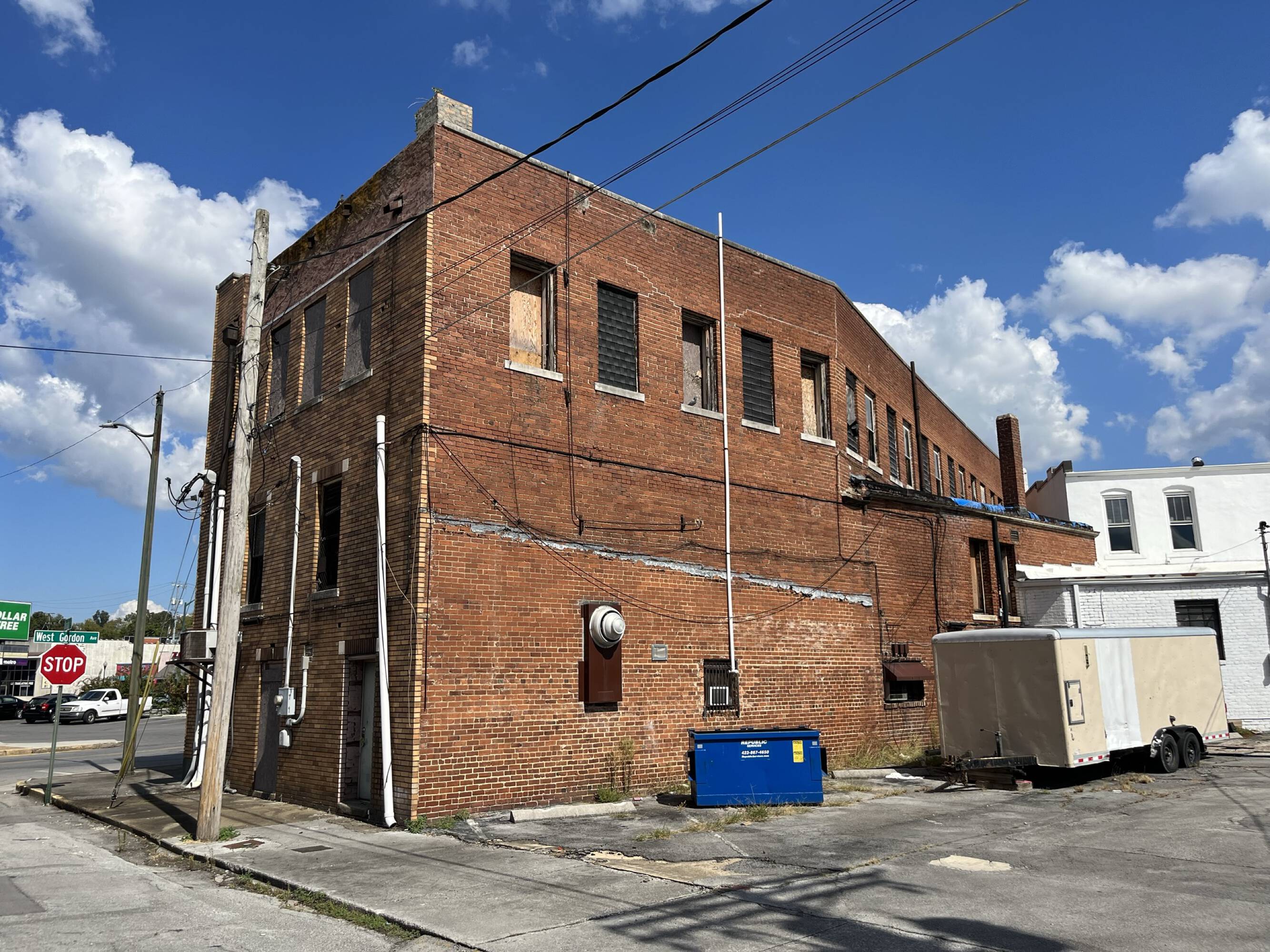 201 Chickamauga Ave, Rossville, GA 30741