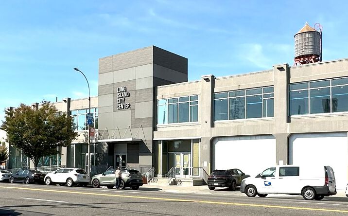 Pictures of Retail, Office property located at 48-18 Van Dam St, Queens, NY 11101 for lease - image #1