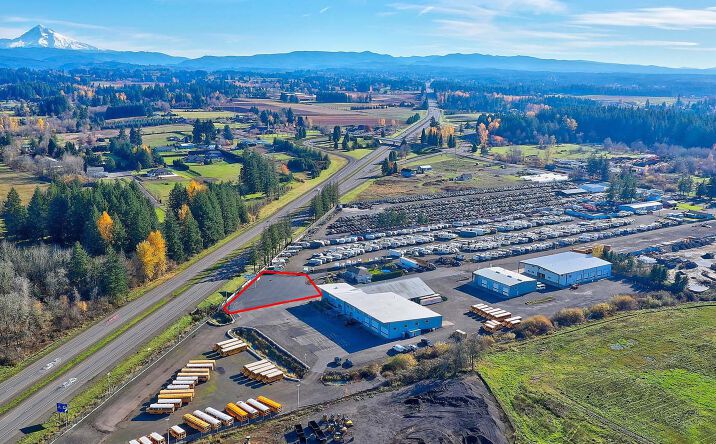 Pictures of Retail property located at 30365 SE Highway 212, Boring, OR 97009 for lease - image #1