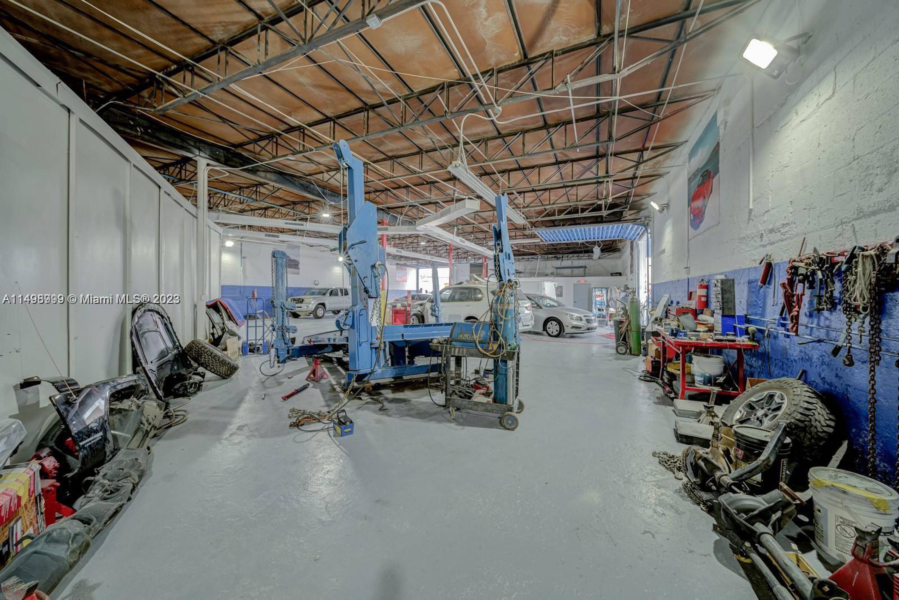 Body Shop For Lease in Hialeah, Hialeah, FL 33013