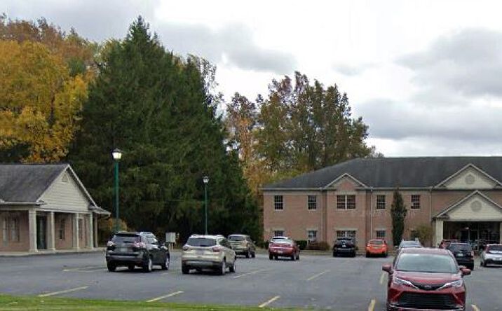 Pictures of Office property located at 225 OH-14, Columbiana, OH 44408 for lease - image #1