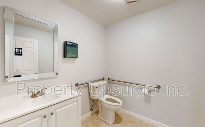 Pictures of Office property located at 3462 Bechelli Ln, Redding, CA 96002 for lease - image #1