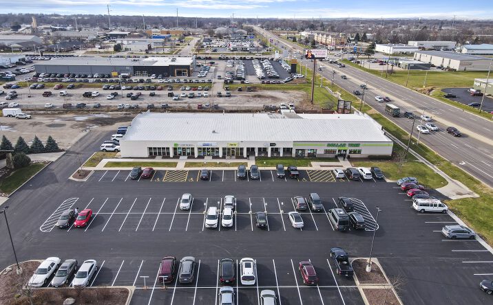 Pictures of Retail property located at 1603-1605 Morrissey Dr, Bloomington, IL 61704 for lease - image #1