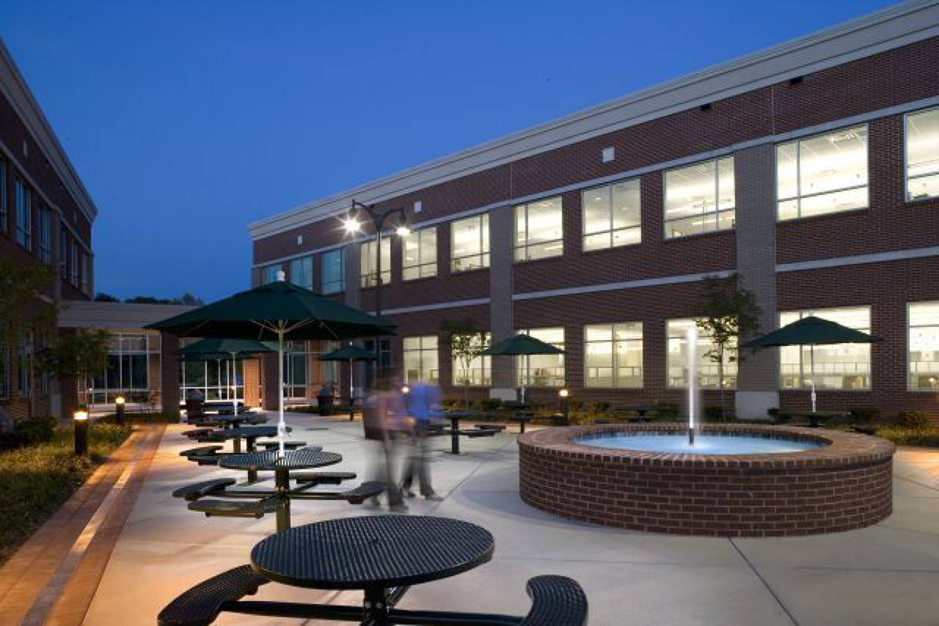 1967 Hawks Landing Dr, Louisville, TN 37777