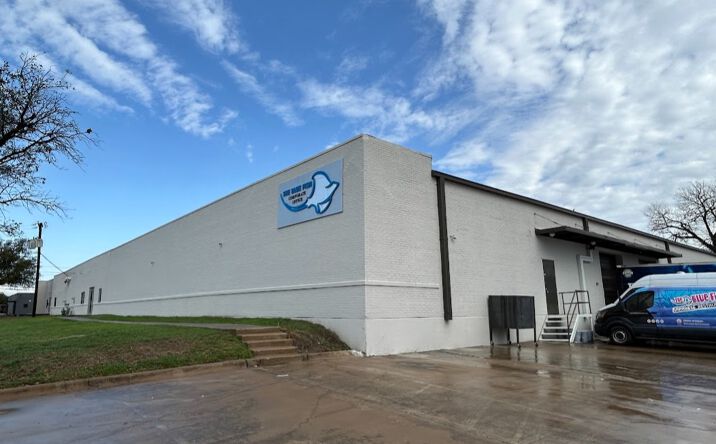 Pictures of Industrial property located at 8816 Directors Row, Dallas, TX 75247 for lease - image #1