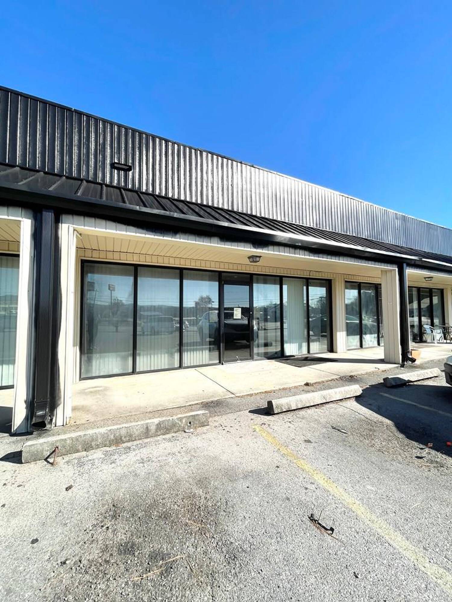 2705 Airport Rd, Dalton, GA 30721