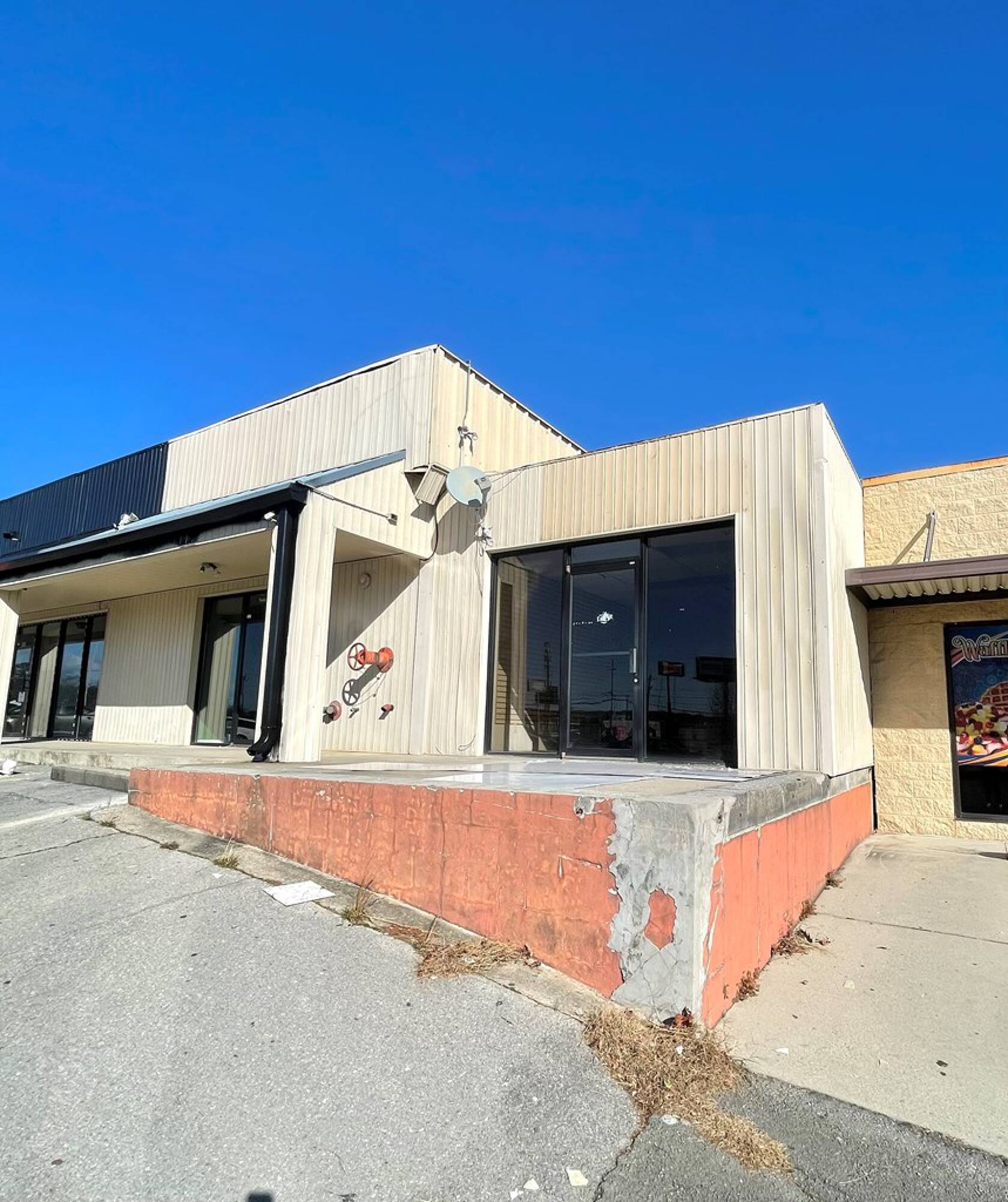 2705 Airport Rd, Dalton, GA 30721