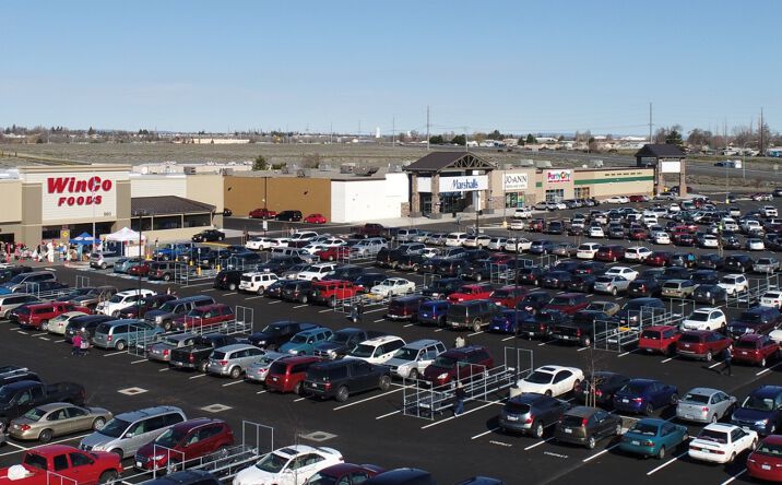 Pictures of Retail property located at 1020 N Stratford Rd, Moses Lake, WA 98837 for lease - image #1