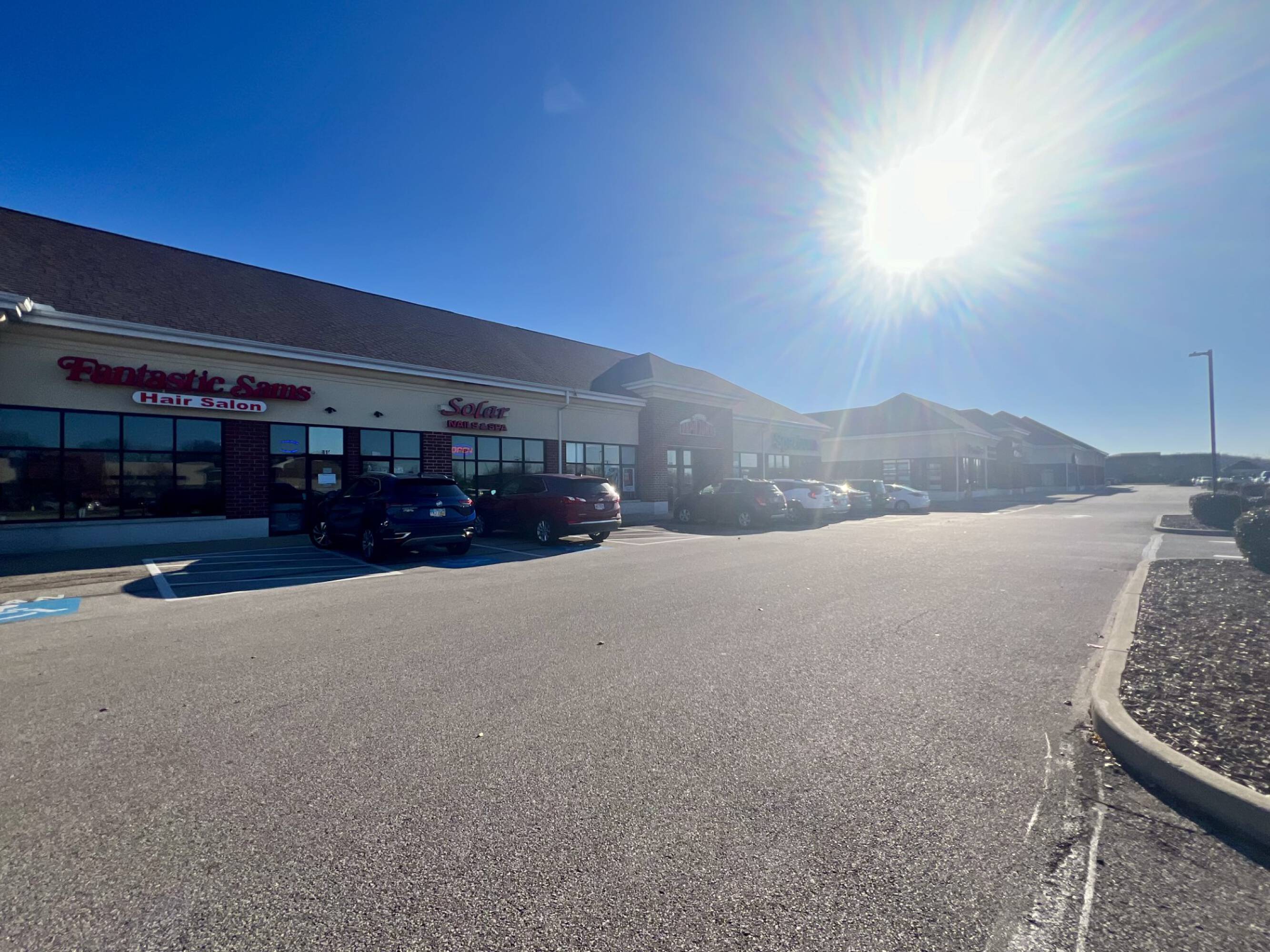 303 Chestnut Commons Dr - j6da0n0