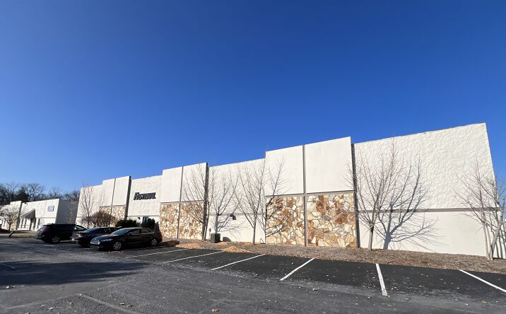Pictures of Industrial property located at 379 Tomahawk Dr, Maumee, OH 43537 for lease - image #1