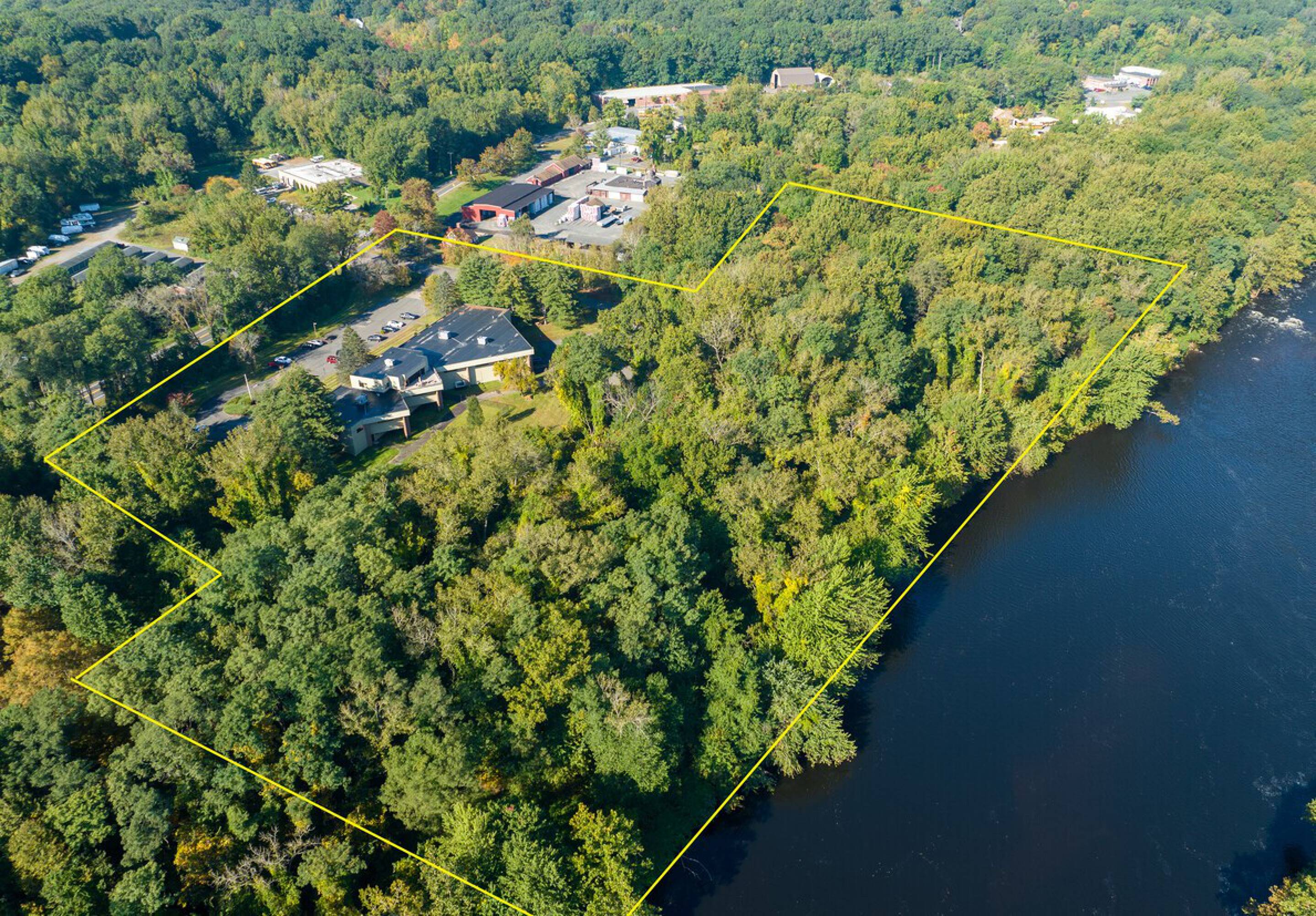 613 New Britain Ave, Farmington, CT 06032