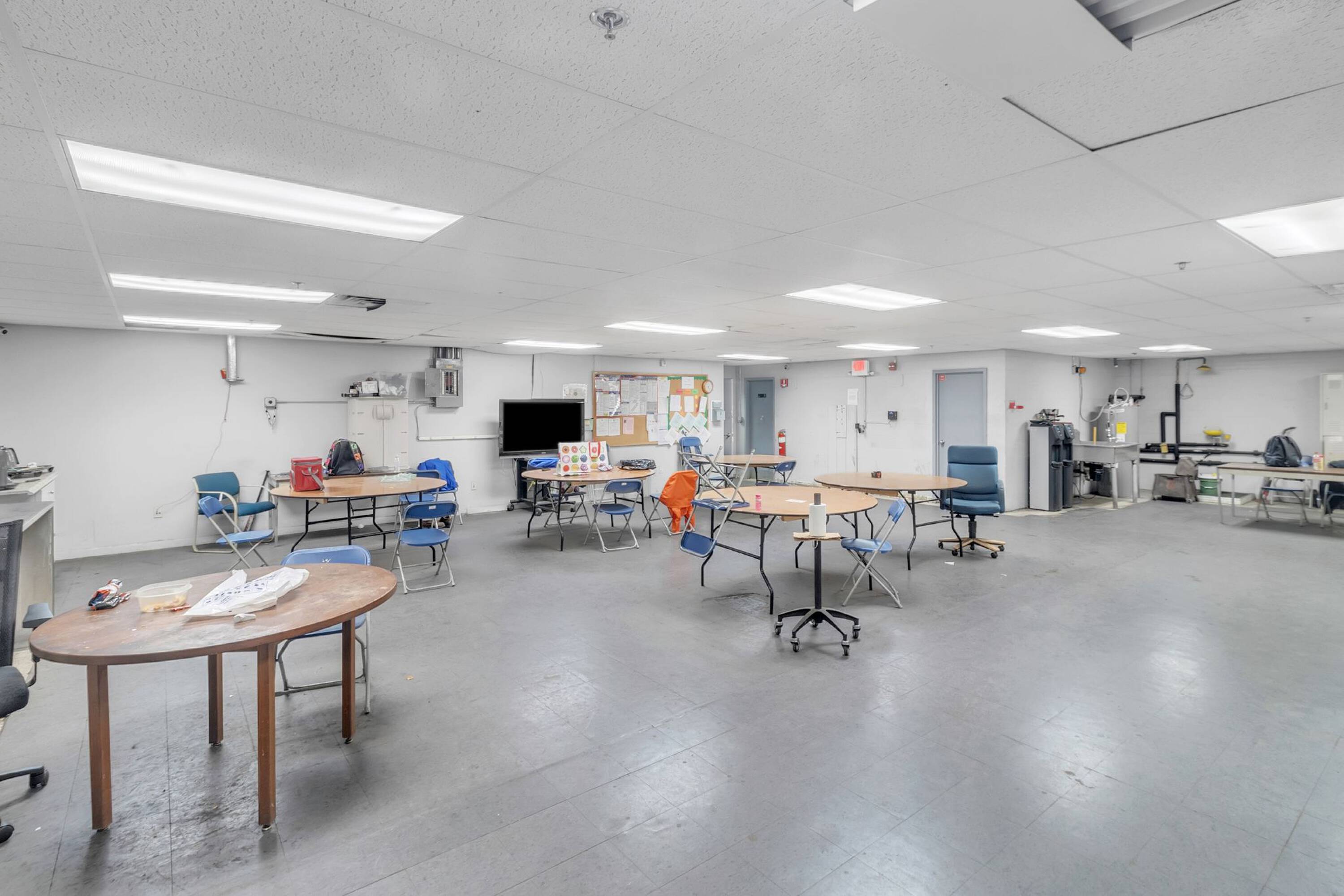 755 New Ludlow Rd, Chicopee, MA 01020