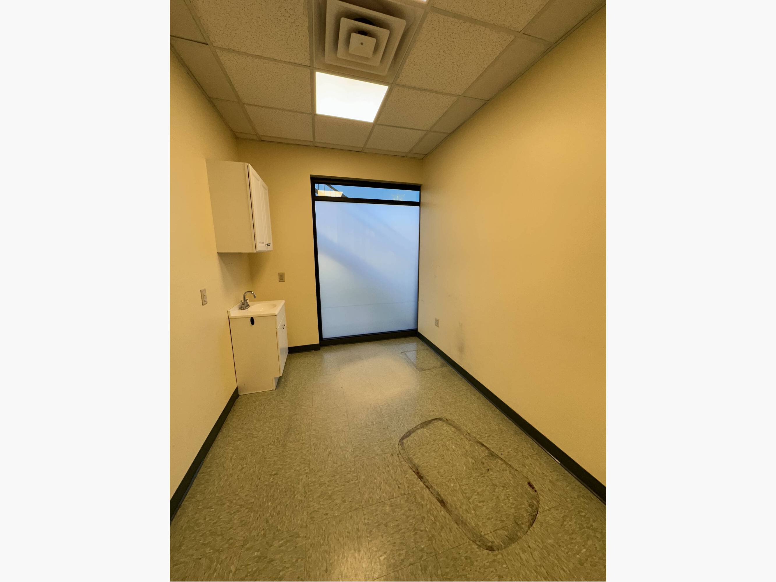 166 Hamilton St, Leominster, MA 01453