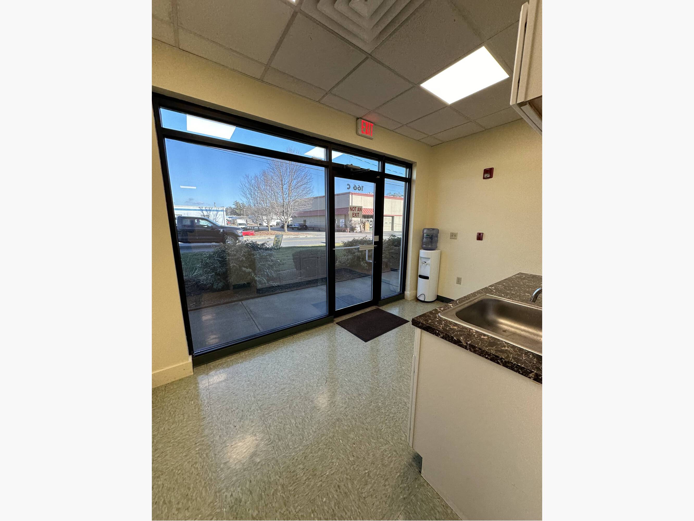 166 Hamilton St, Leominster, MA 01453