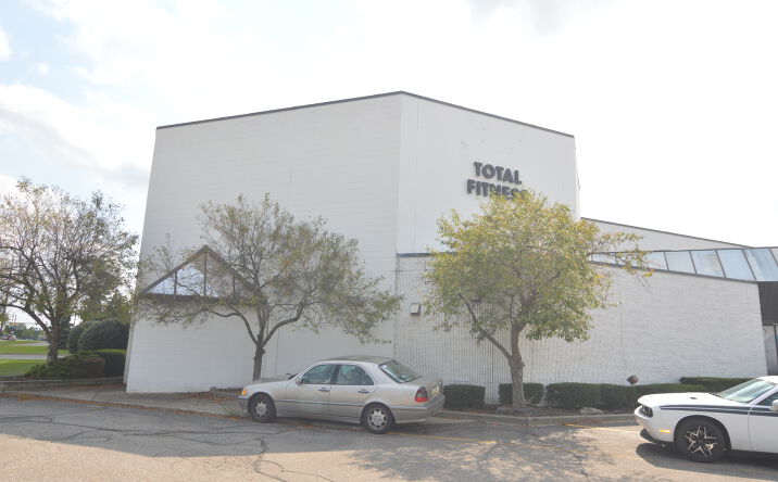 Pictures of Retail property located at 6750 Orchard Lake Rd, West Bloomfield Township, MI 48322 for lease - image #1