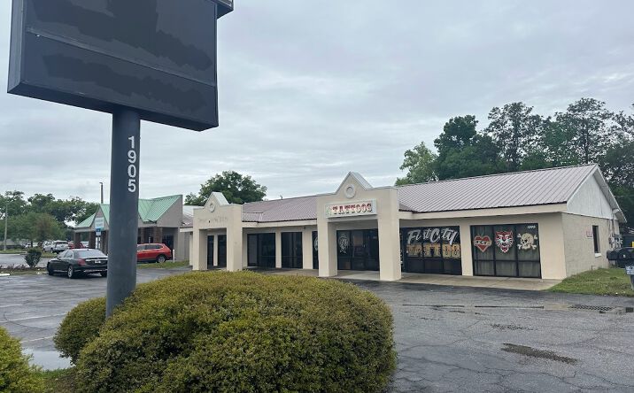 Pictures of Retail property located at 1905 SW College Rd #1, Ocala, FL 34471 for lease - image #1
