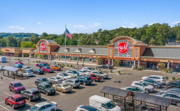 Pictures of Retail property located at 656 New Haven Ave, Derby, CT 06418 for lease - image #1