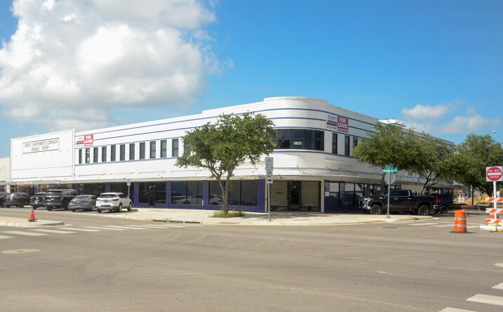 Pictures of Retail, Office property located at 1712 S Staples St, Corpus Christi, TX 78404 for lease - image #1