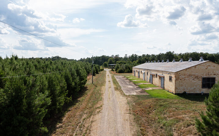 Pictures of Industrial property located at 10 Cherry, Hooks, TX 75561 for lease - image #1