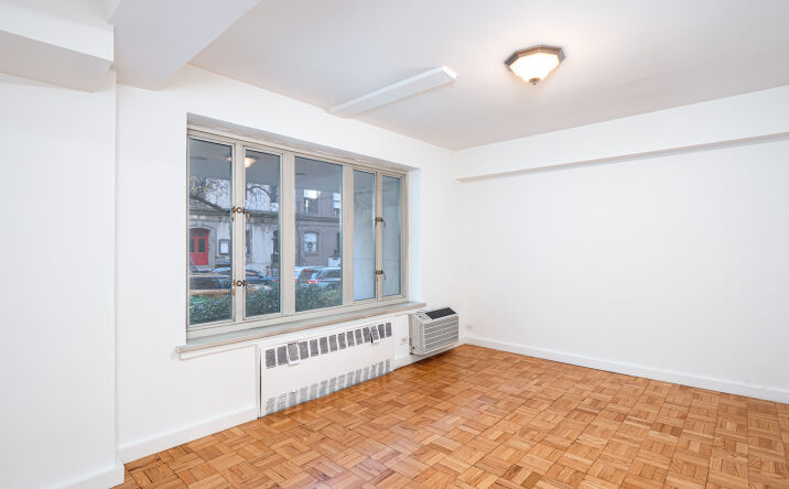 Pictures of Office property located at 35 E 35th St, New York, NY 10016 for lease - image #1