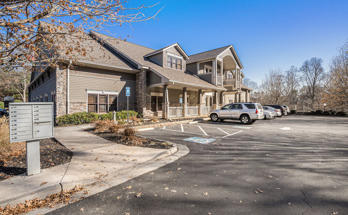 Pictures of Office property located at 145 Towne Lake Pkwy, Woodstock, GA 30188 for lease - image #1