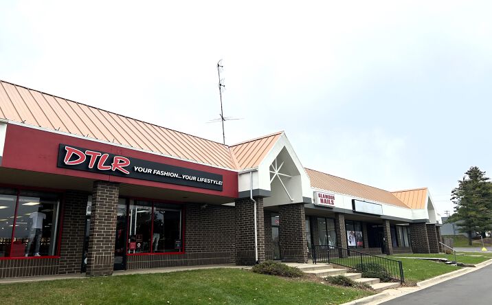 Pictures of Retail, Office, Restaurant property located at 3525 S Martin Luther King Jr Blvd, Lansing, MI 48910 for lease - image #1