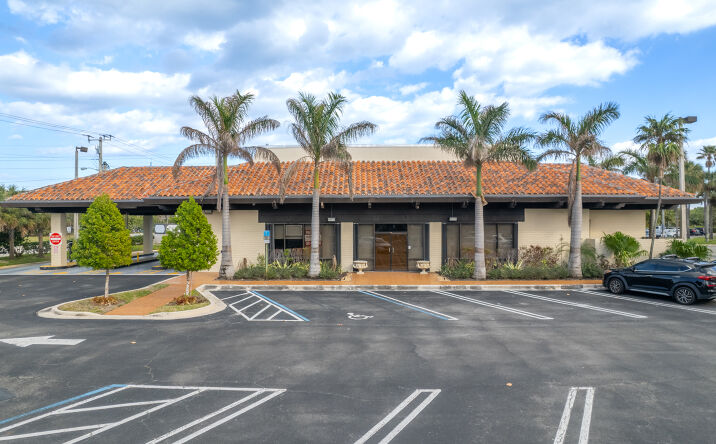 Pictures of Retail, Office, Special Purpose property located at 3950 U.S. Hwy 1, Jupiter, FL 33477 for lease - image #1