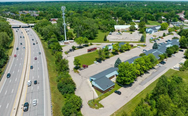 Pictures of Office property located at 1000-1028 Professional Drive, Flint, MI 48532 for lease - image #1