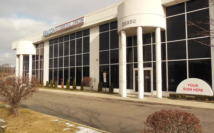 Pictures of Office property located at 23350 Greenfield Rd, Oak Park, MI 48237 for lease - image #1
