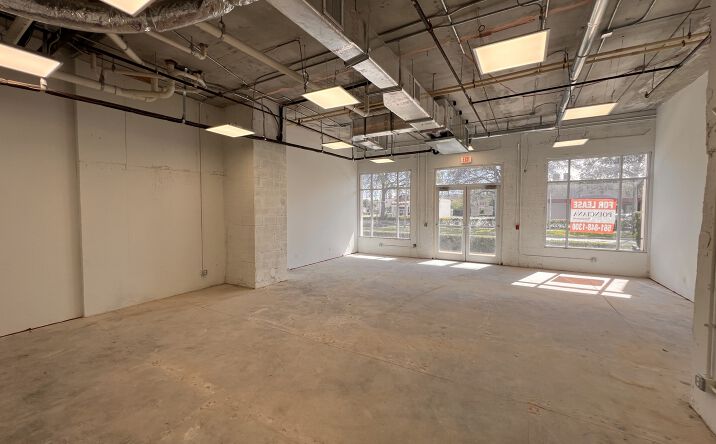Pictures of Retail, Office, Restaurant property located at 801 Park Ave, Lake Park, FL 33403 for lease - image #1
