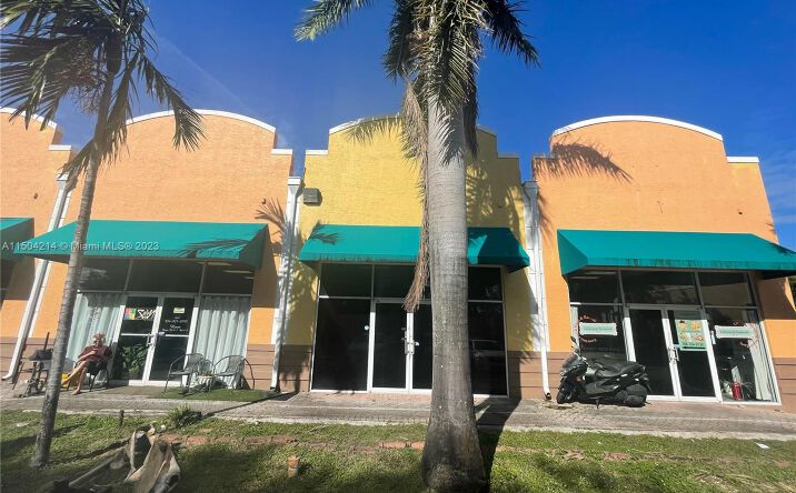 Pictures of Retail property located at 212 N Federal Hwy, Dania Beach, FL 33004 for lease - image #1