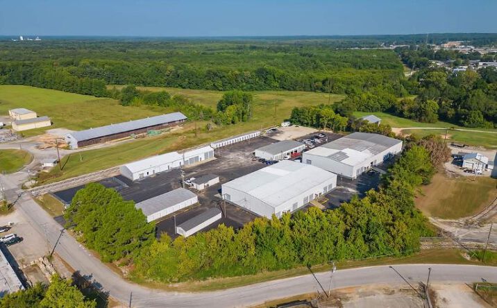 Pictures of Industrial property located at 123 Ragland Rd, Jackson, TN 38305 for lease - image #1