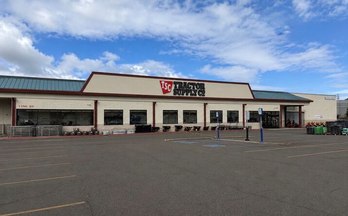 Pictures of Retail property located at 1350 NE Stephens St, Roseburg, OR 97470 for lease - image #1