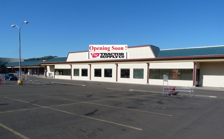 Pictures of Retail property located at 1350 NE Stephens St, Roseburg, OR 97470 for lease - image #1