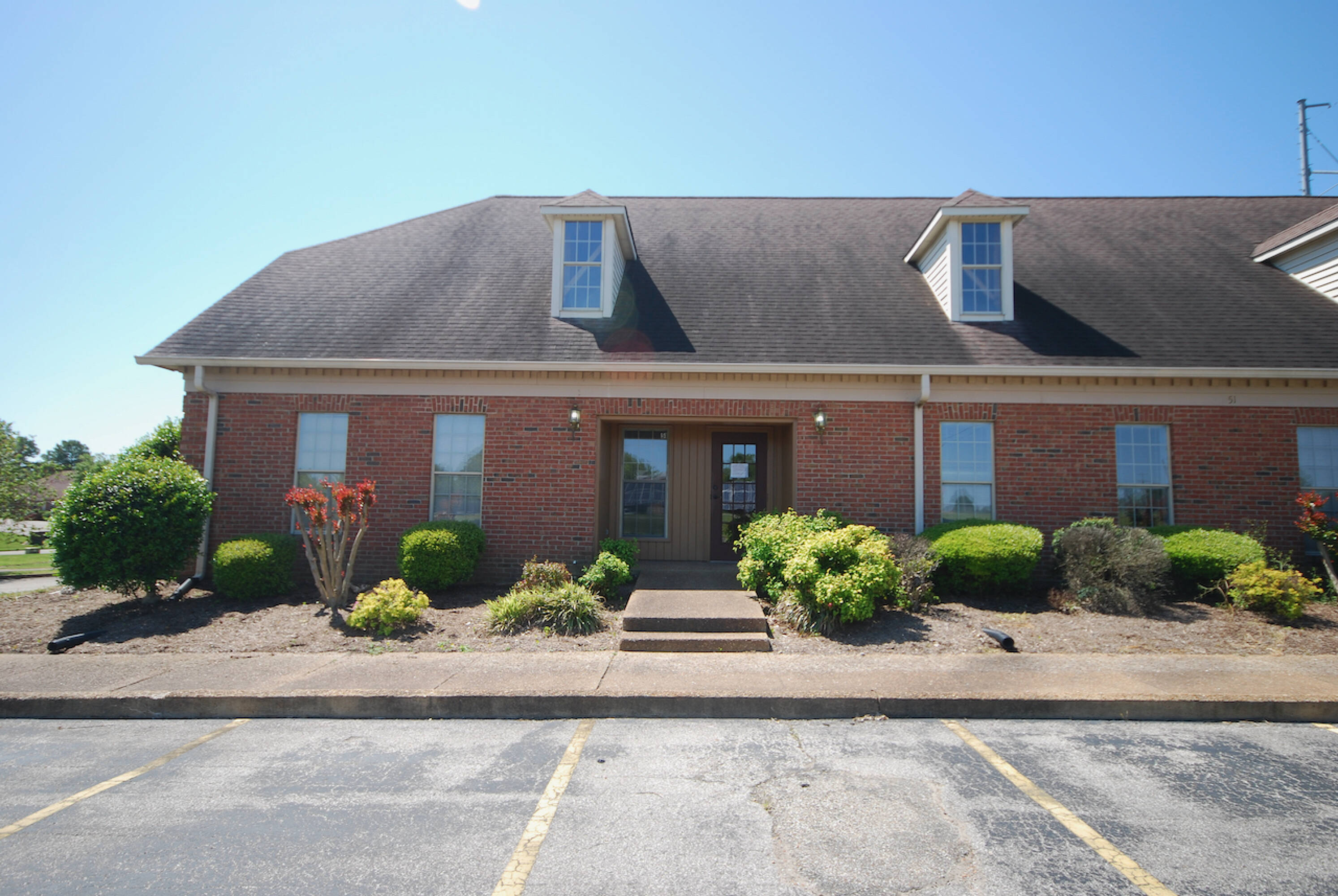 51 Murray Guard Dr, Jackson, TN 38305