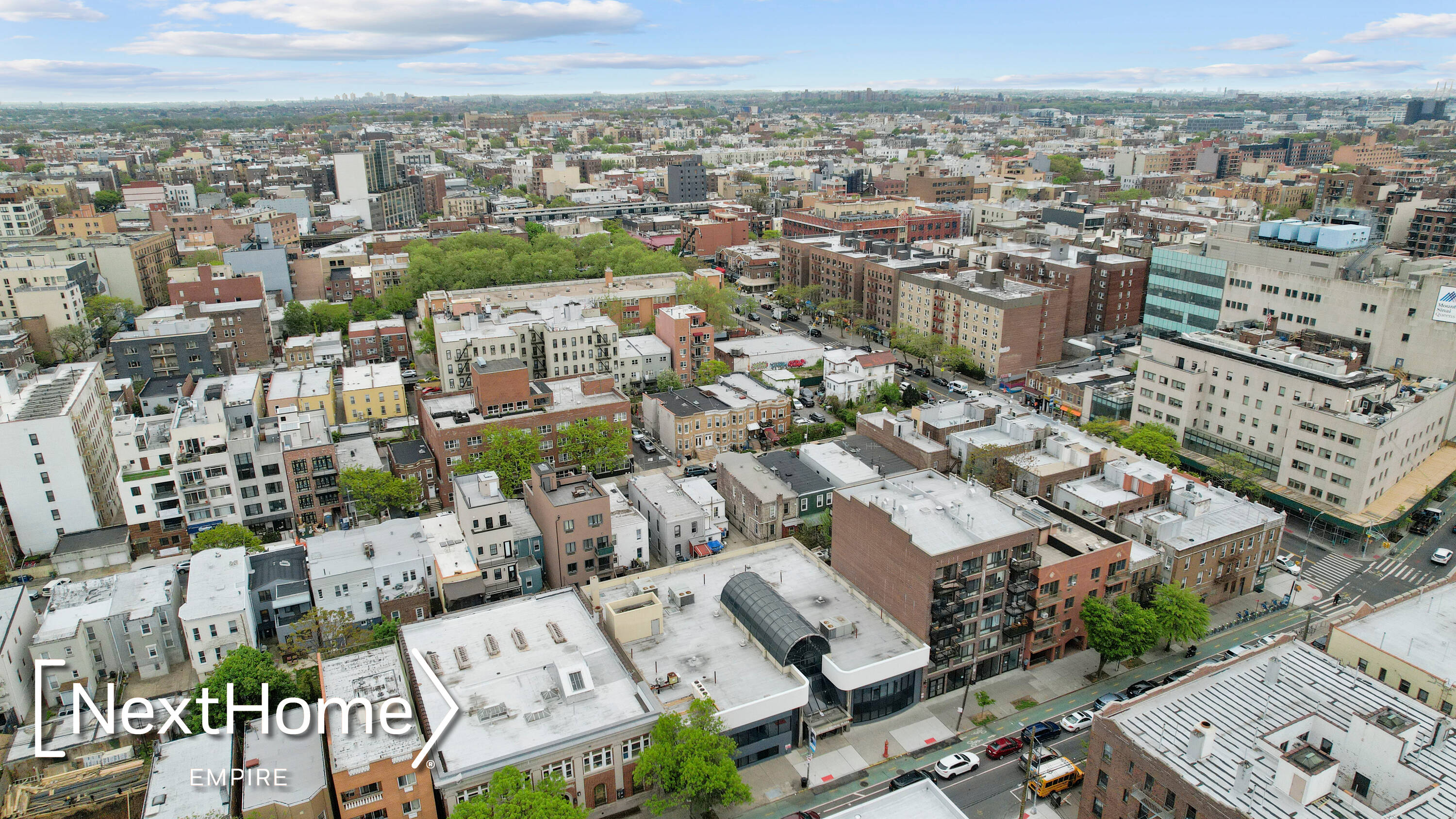 2747 Crescent St, Queens, NY 11102