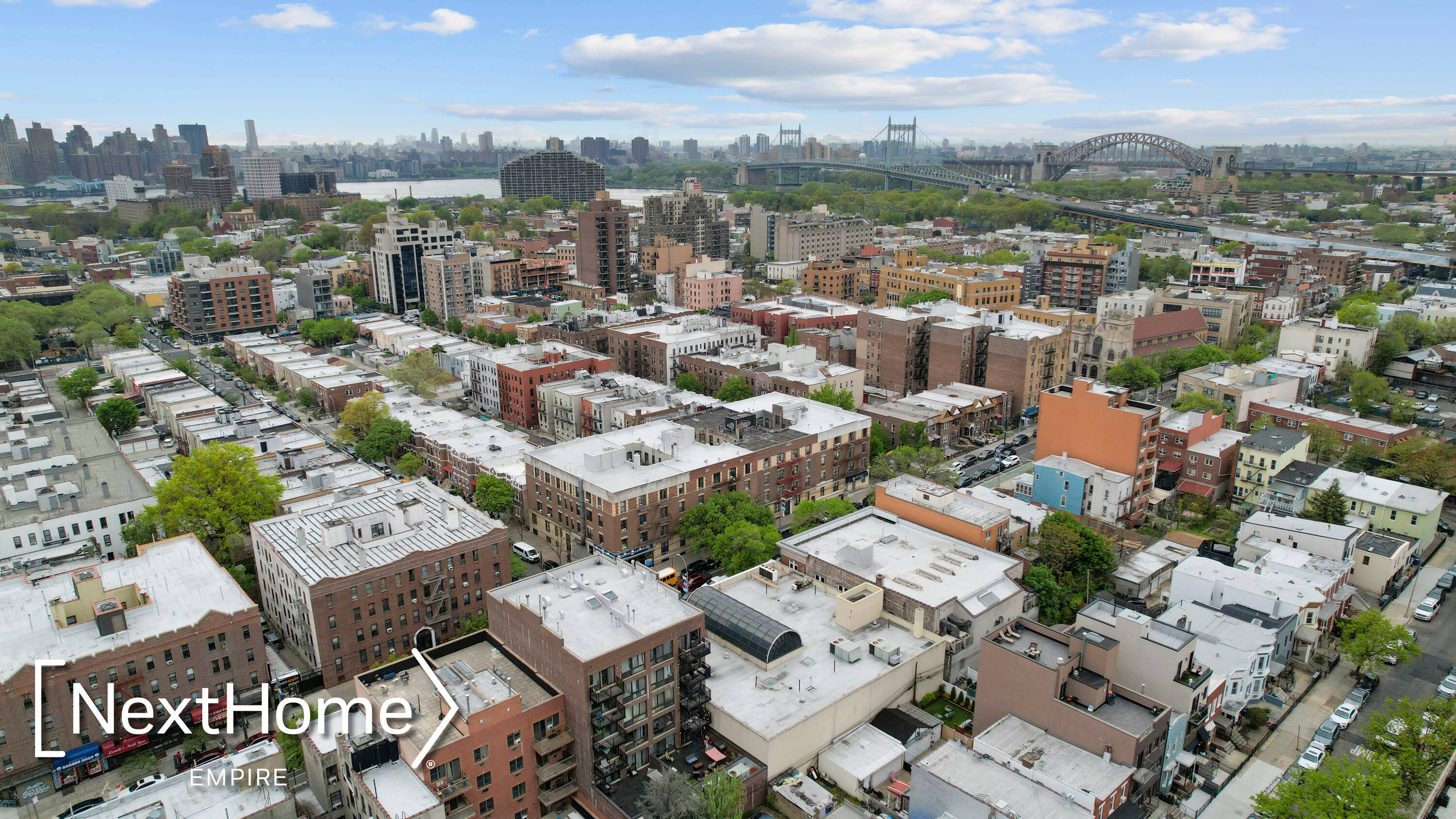 2747 Crescent St, Queens, NY 11102