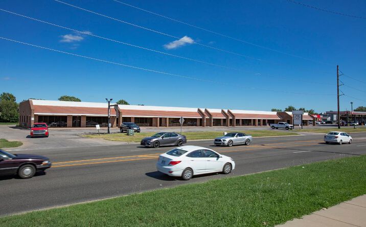 Pictures of Retail, Office, Restaurant property located at 2040 S Rock Rd, Wichita, KS 67207 for lease - image #1