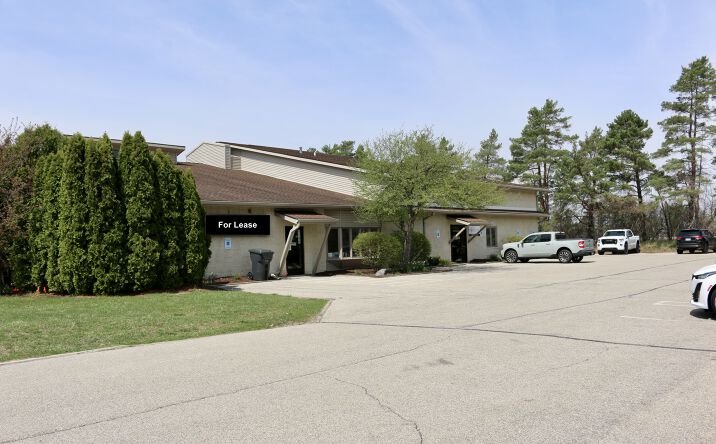 Pictures of Office property located at 2520 W Wackerly St, Midland, MI 48640 for lease - image #1