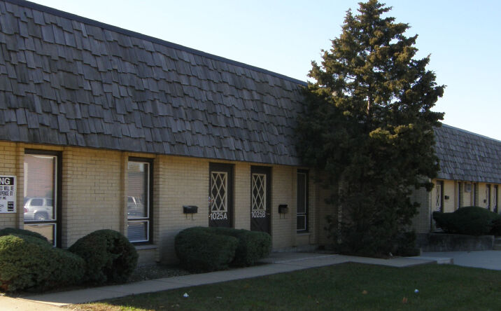 Pictures of Industrial property located at 1025 Lunt Ave, Schaumburg, IL 60193 for lease - image #1