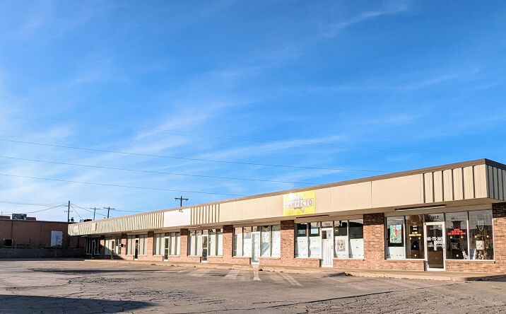 Pictures of Special Purpose, Restaurant, Retail property located at 7829 NW 94th St, Oklahoma City, OK 73162 for lease - image #1