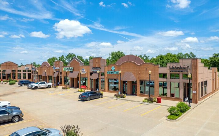 Pictures of Retail property located at 13361 S Western Ave, Oklahoma City, OK 73170 for lease - image #1