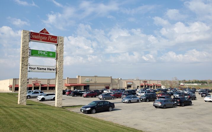 Pictures of Retail, Office, Special Purpose property located at 101 Iowa Ave W, Marshalltown, IA 50158 for lease - image #1