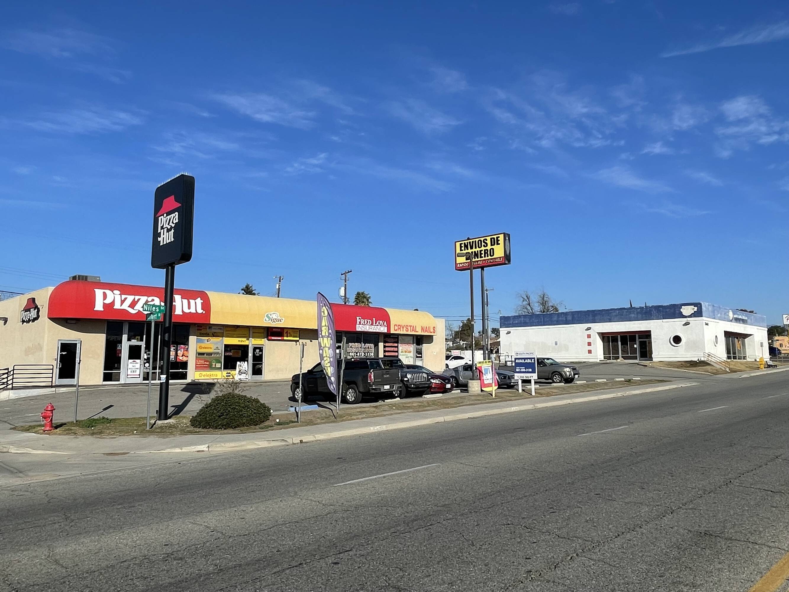 3122 Niles St, Bakersfield, CA 93306