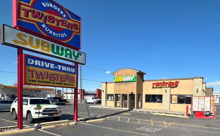 Pictures of Retail property located at 2103 Menaul Blvd NE, Albuquerque, NM 87107 for lease - image #1