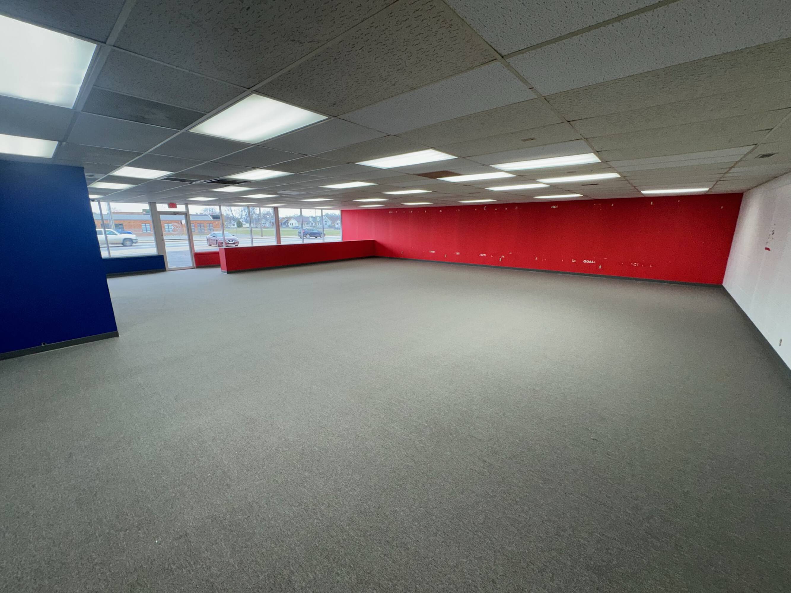 2016 E Ave, Evansville, IN 47711